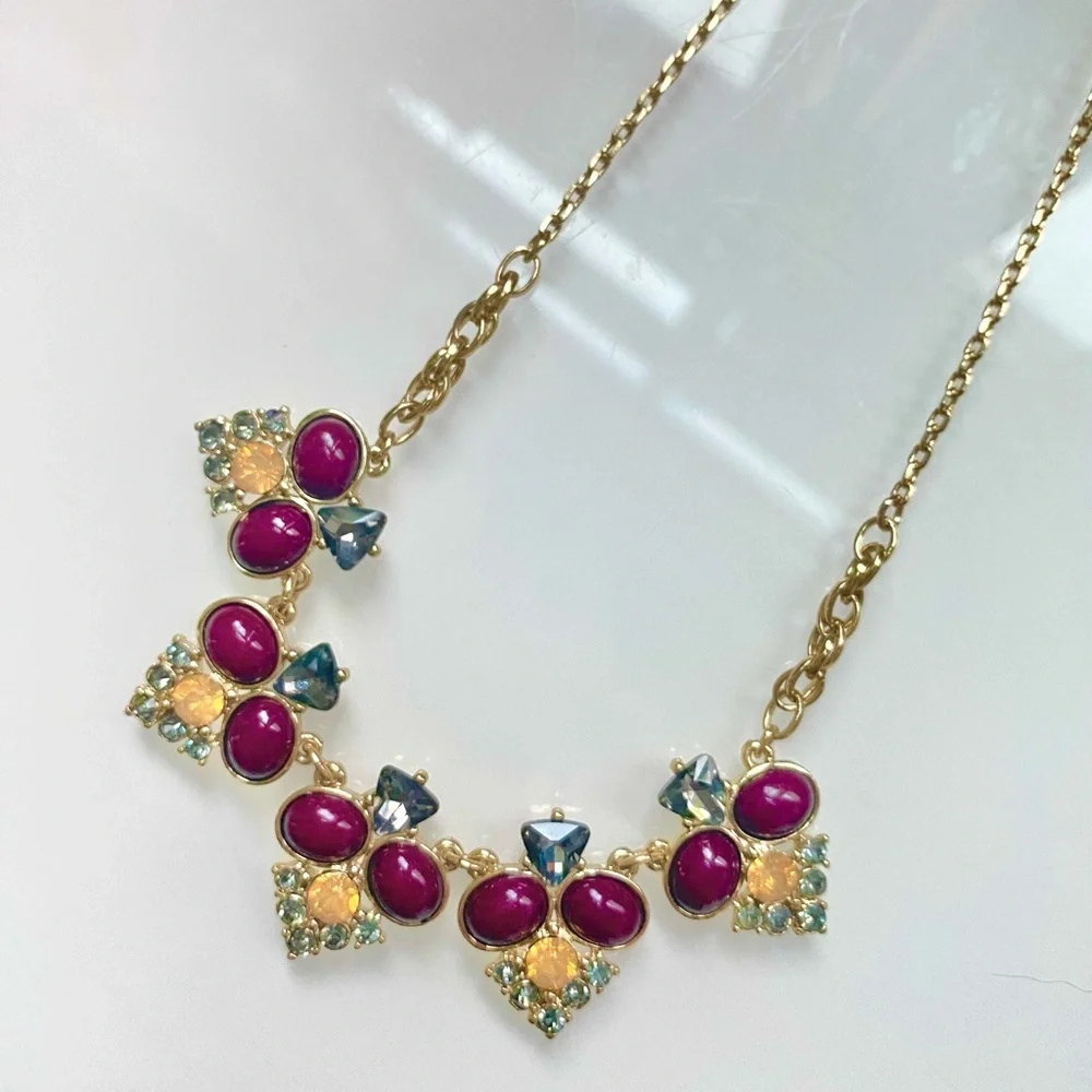Elegant Vintage THE LIMITED Gold Tone AB Rhinestone Statement Necklace